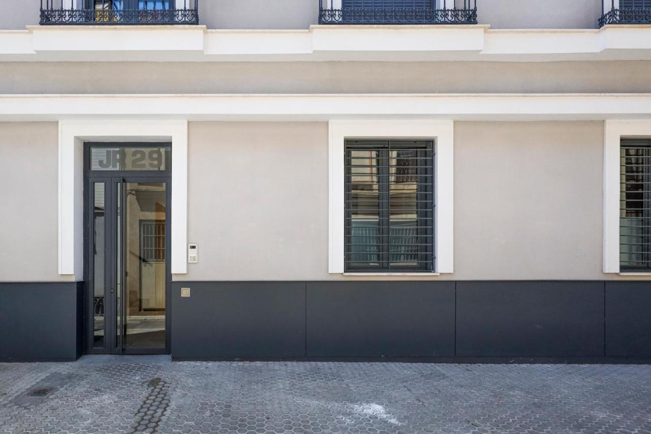Oasis In The Heart Of Seville - 2 Bedroom Apt المظهر الخارجي الصورة